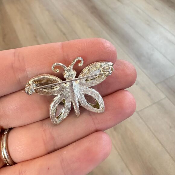 Vintage Jewelry Rhinestone Small Flashy Butterfly Brooch Pin Silver Tone - Picture 4 of 4